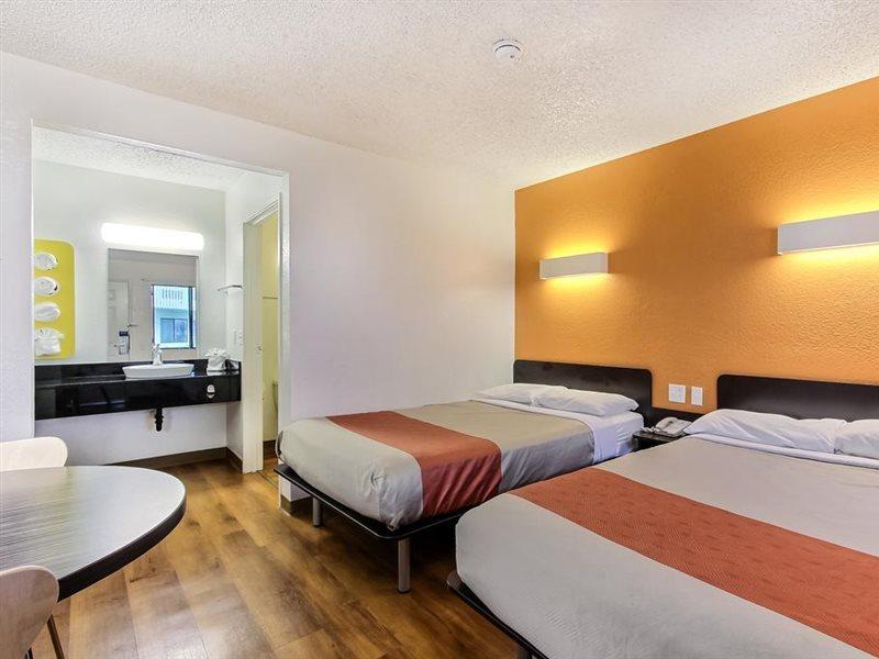 Motel 6-Marina, Ca - Monterey Buitenkant foto