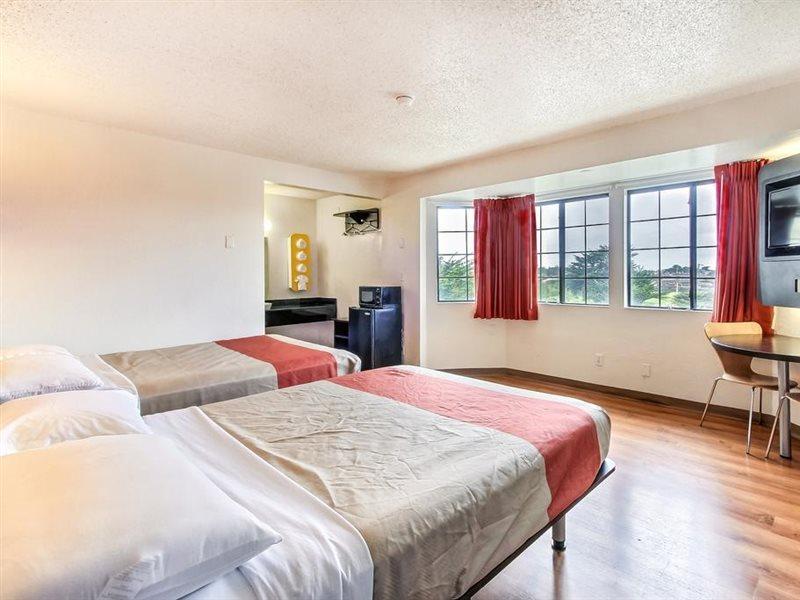 Motel 6-Marina, Ca - Monterey Buitenkant foto