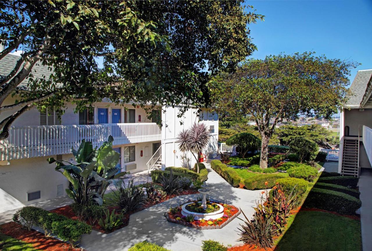 Motel 6-Marina, Ca - Monterey Buitenkant foto