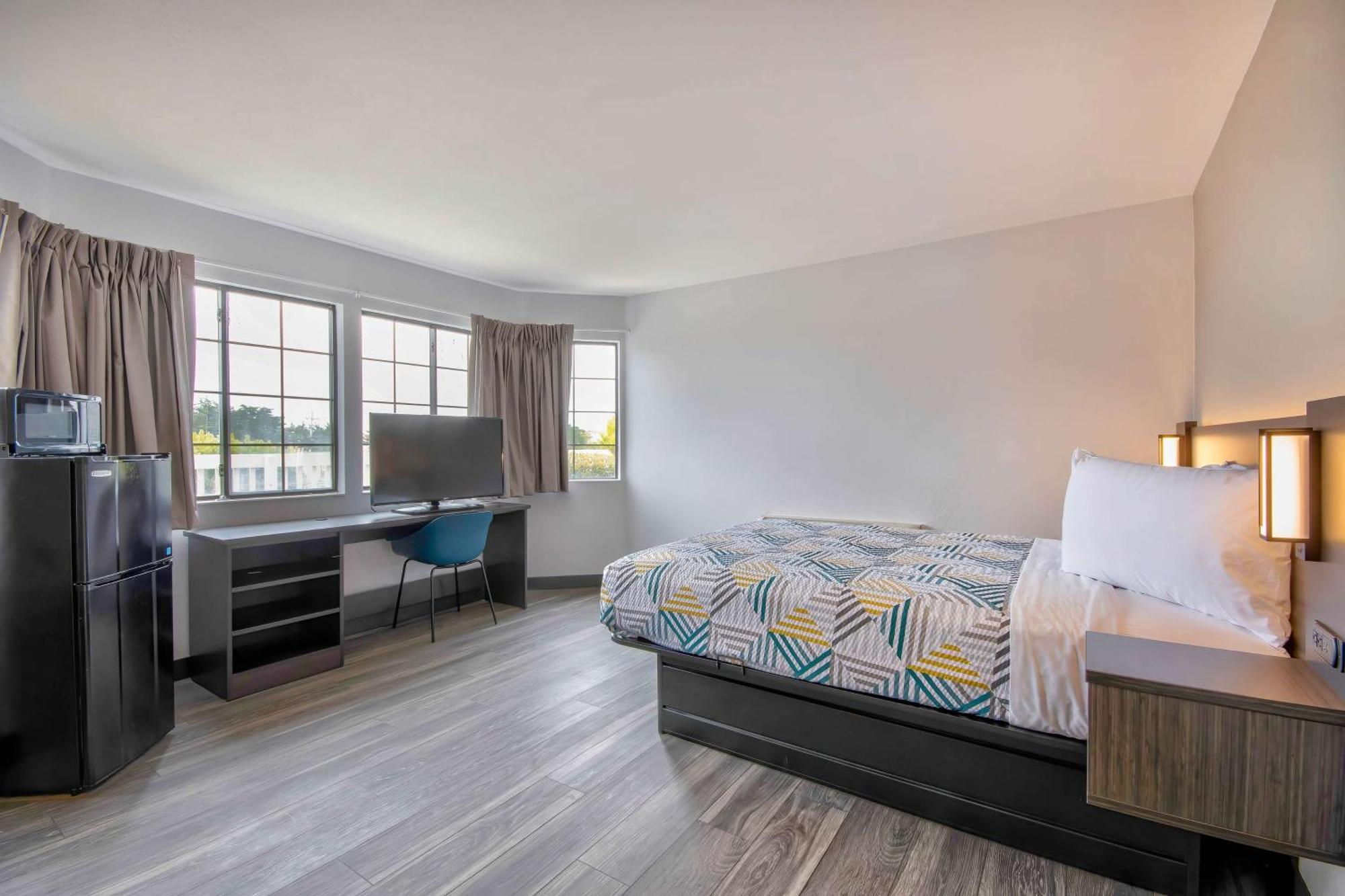 Motel 6-Marina, Ca - Monterey Buitenkant foto